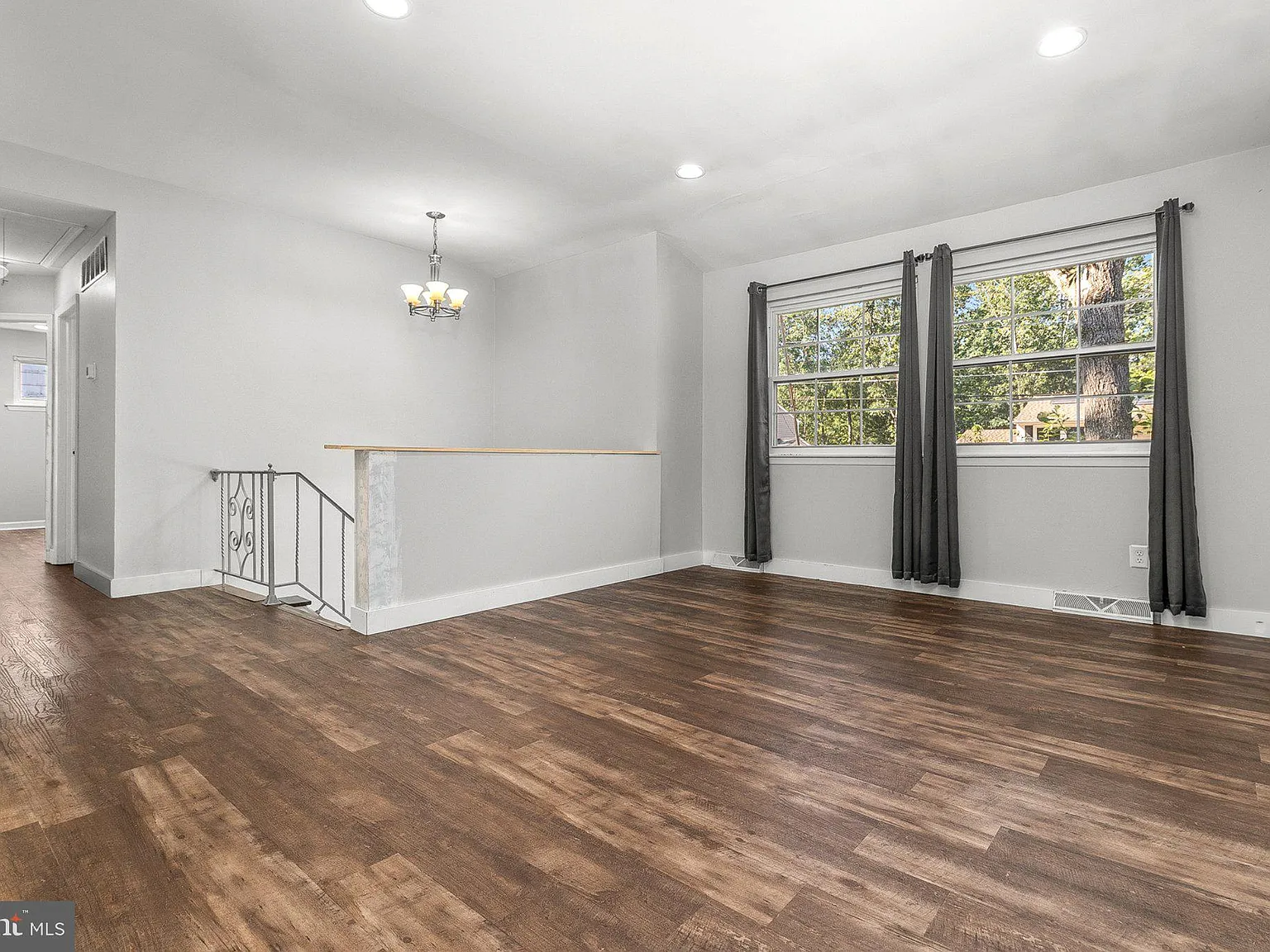 3 bed, 2.0 bath, 1888 sqft, $2,975 — Photo 4