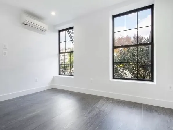 342 Bergen Street image 1 of 8