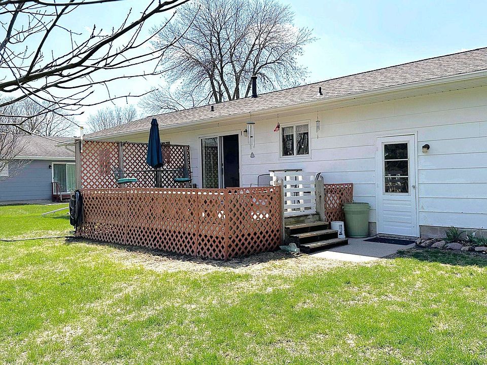 4 N State St, Emmetsburg, IA 50536 Zillow