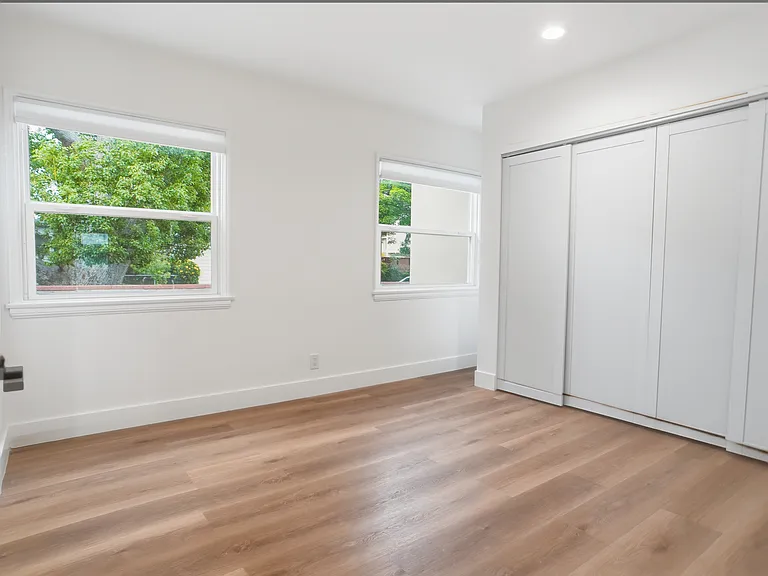 5656 Cartwright Ave — Photo 8