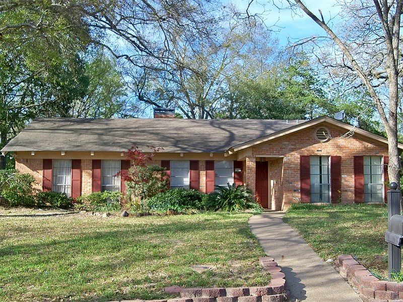 1st image of 1607 Cambridge Cir