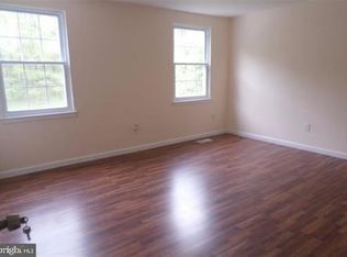 219 Cherrywood Dr, Clementon, NJ 08021