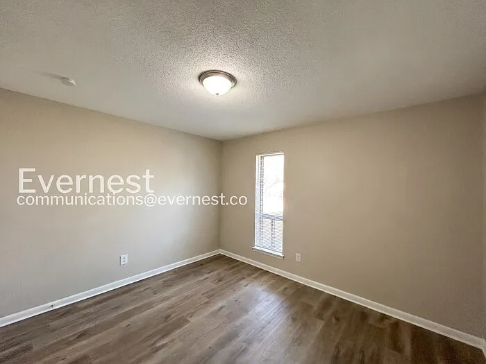 3333 Leschallas Dr — Photo 10