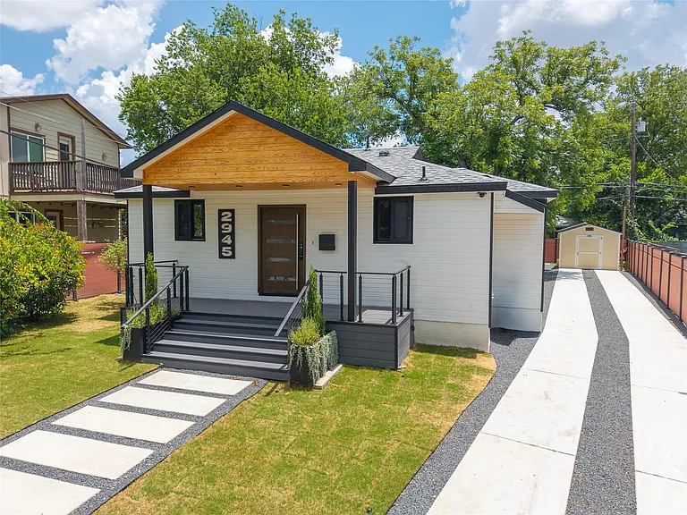 2945 Moss St — Photo 18