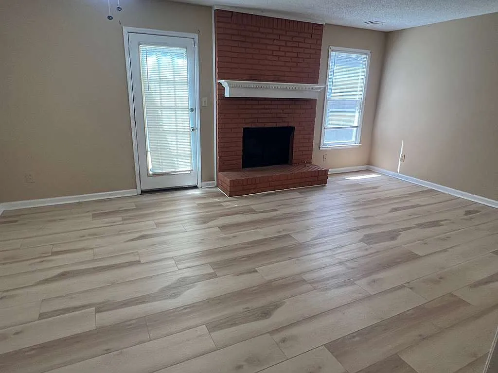 2 bed, 2.5 bath, 1280 sqft, $1,395 — Photo 3