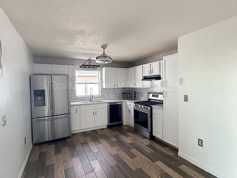 218 Ronaldale Ave — Photo 11