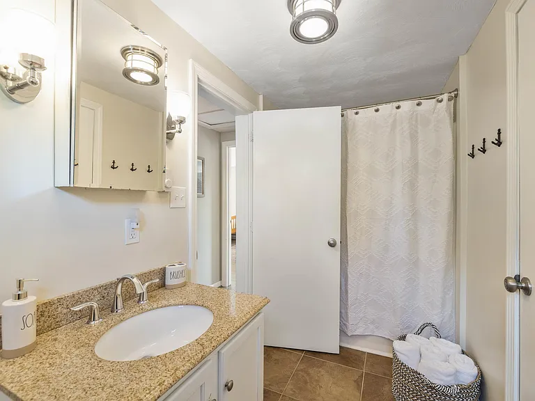 16 Grasshopper Ln — Photo 32