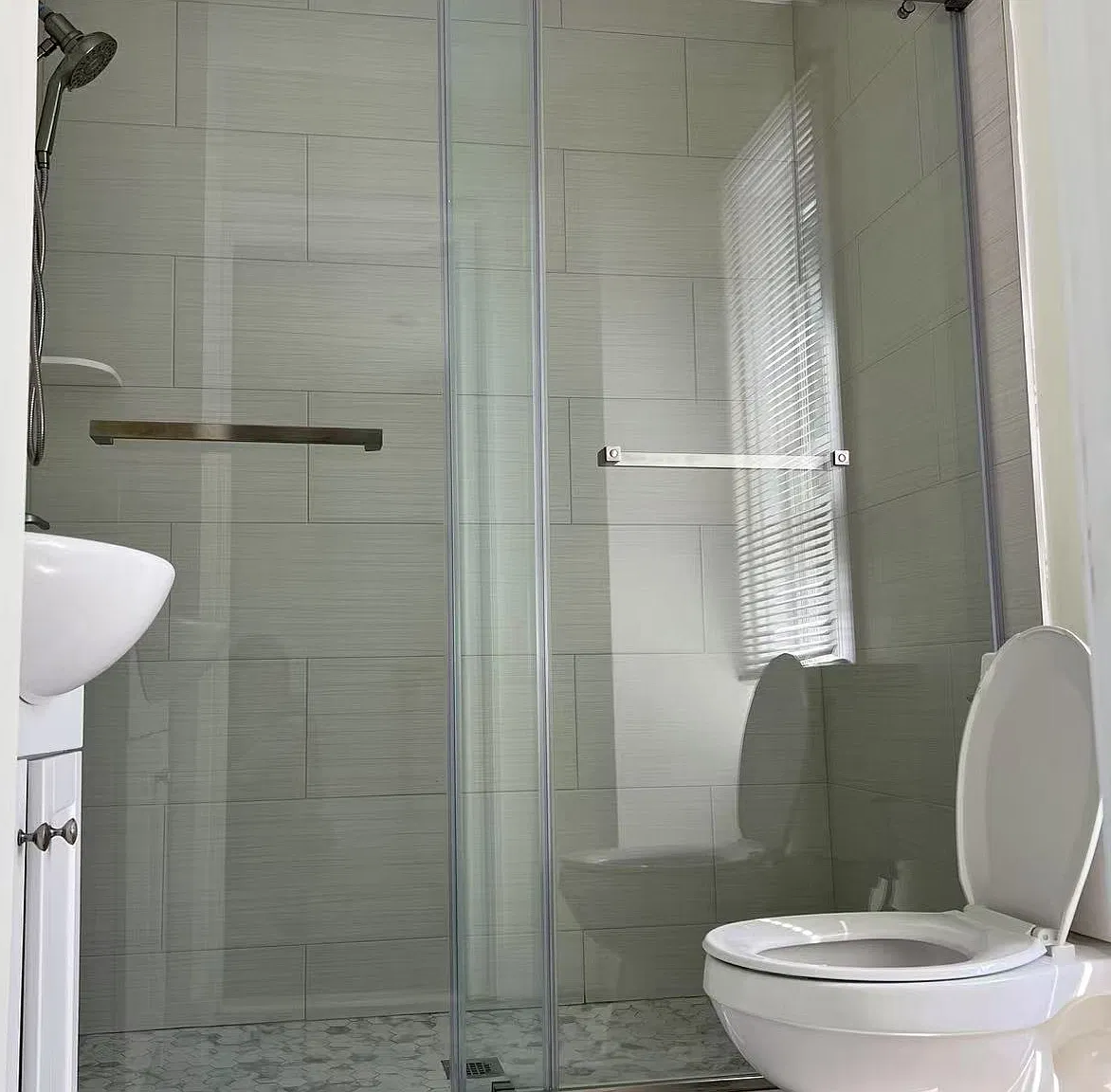 2 bed, 900 sqft, $2,200 — Photo 2