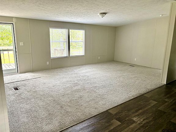 5th image of 437 Maple Dr