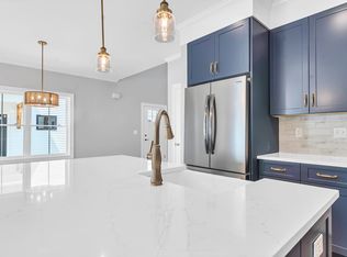 36 Village Cir #36, Guilford, CT 06437