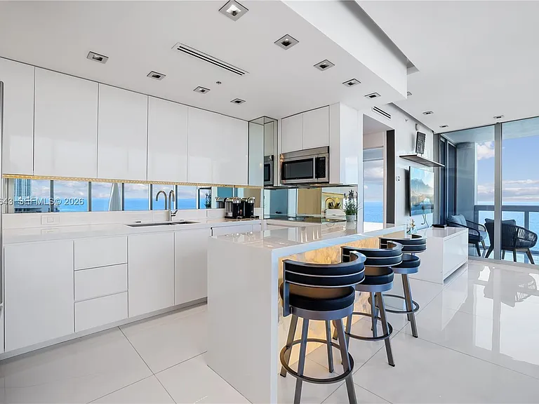 6899 Collins Ave #2208 — Photo 10