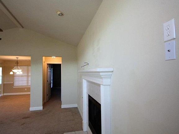 3rd image of 701 Windsor Ln