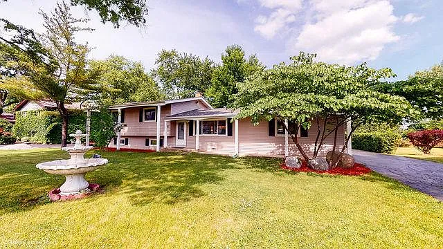 1515 Sunset Dr photo 1