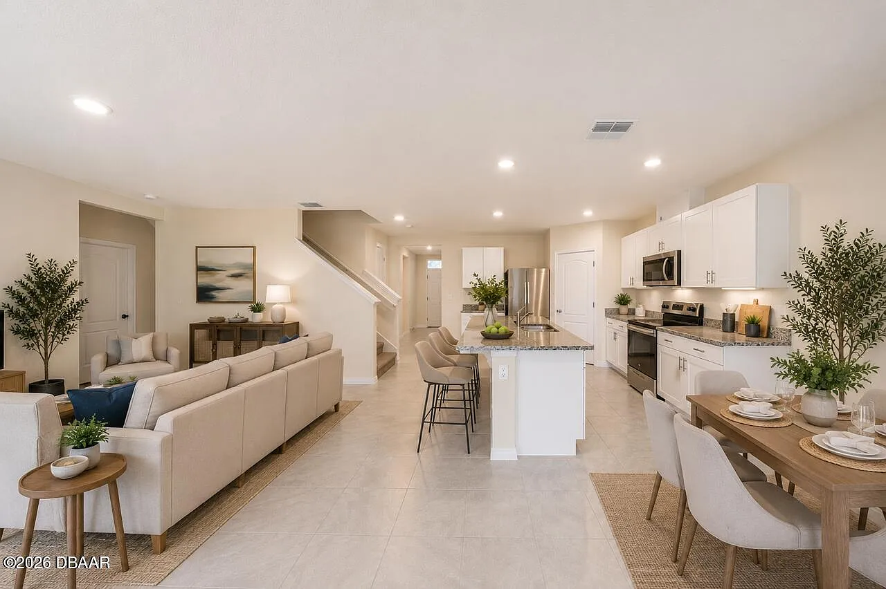 5 bed, 3.0 bath, 2601 sqft, $2,850 — Photo 3