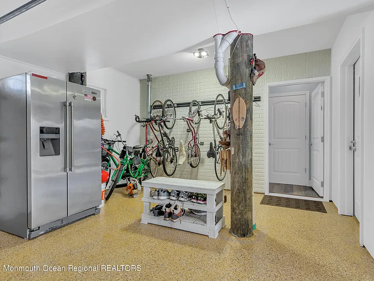411 Harding Ave — Photo 49