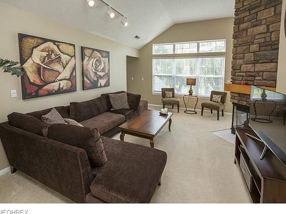 5th image of 313 Vista Cir #29B