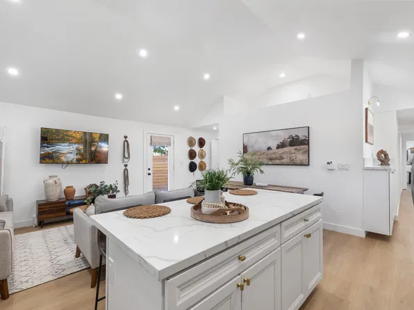 3945 Alta Loma Dr #B, Bonita, CA 91902