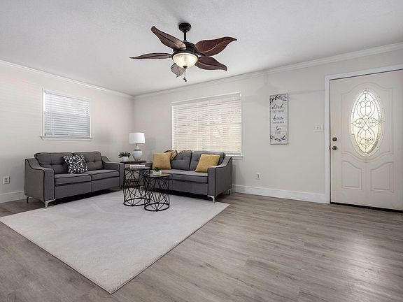 4th image of 30 Cascabellas St