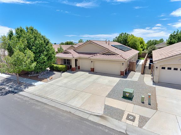 2nd image of 6004 Sipapu Ave NW