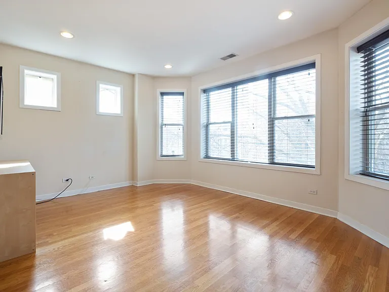 1655 N Fairfield Ave #301 — Photo 6
