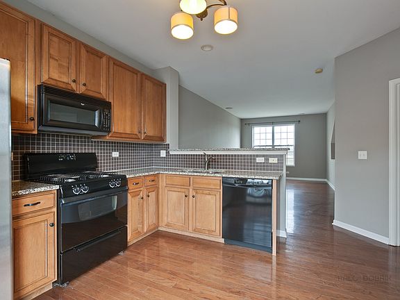 Kitchen with granite counter tops!