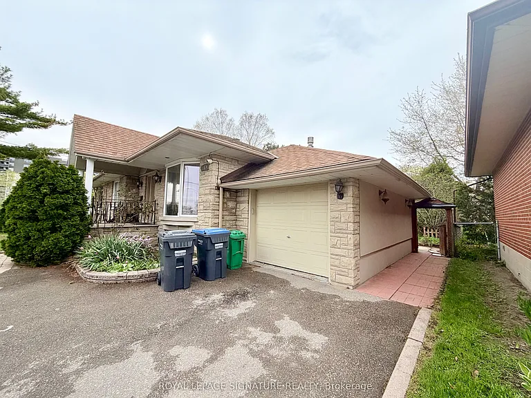 169 McGill St — Photo 2