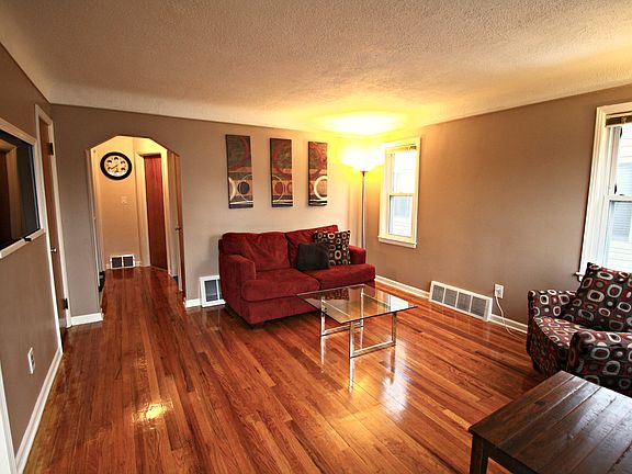 2nd image of 3176 Ellwood Ave