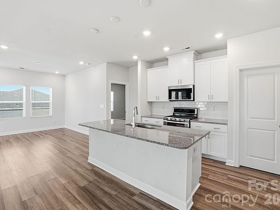 4th image of 4526 Bright Rd