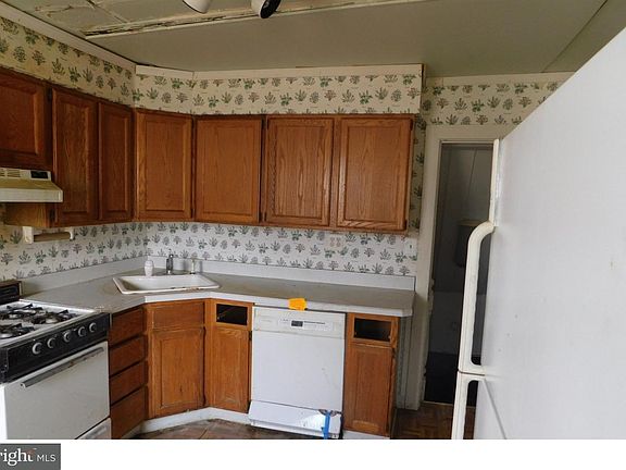 5th image of 1113 Cinnaminson Ave