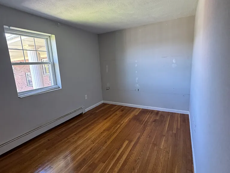 62 Mill St — Photo 3