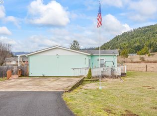 48584 McFarland Rd, Oakridge, OR 97463