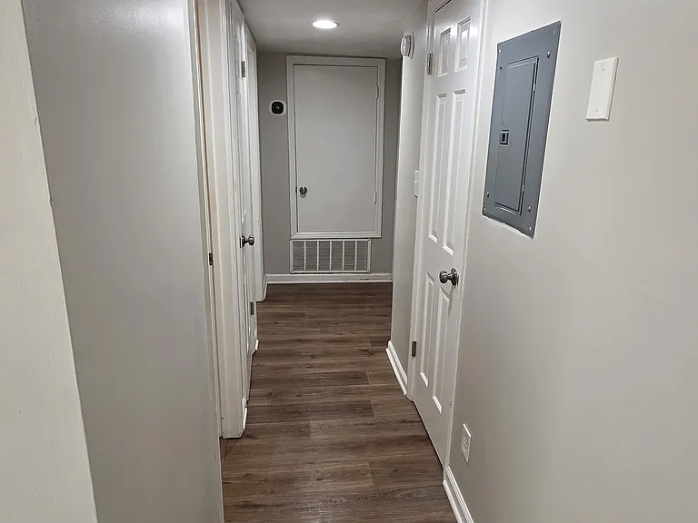 325 Winding River Dr #E — Photo 3