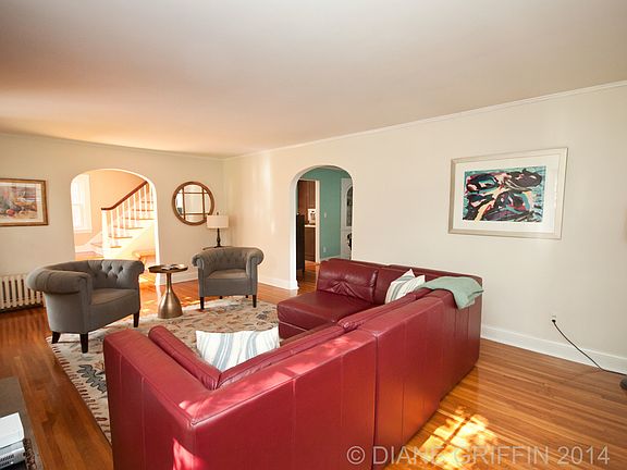 4th image of 957 Ogden Ave SE