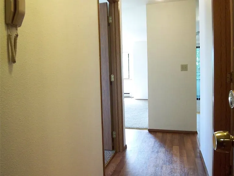 3026 Beacon Ave S #401 — Photo 3