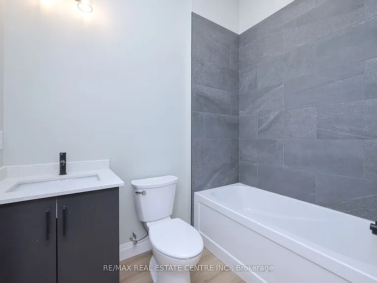 8 Main St S #4 — Photo 5
