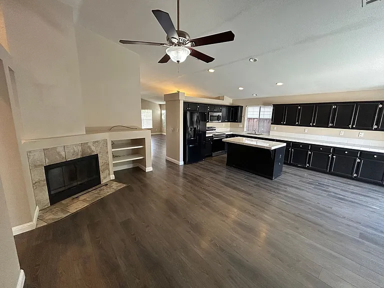 1145 Stonecrest Dr — Photo 5