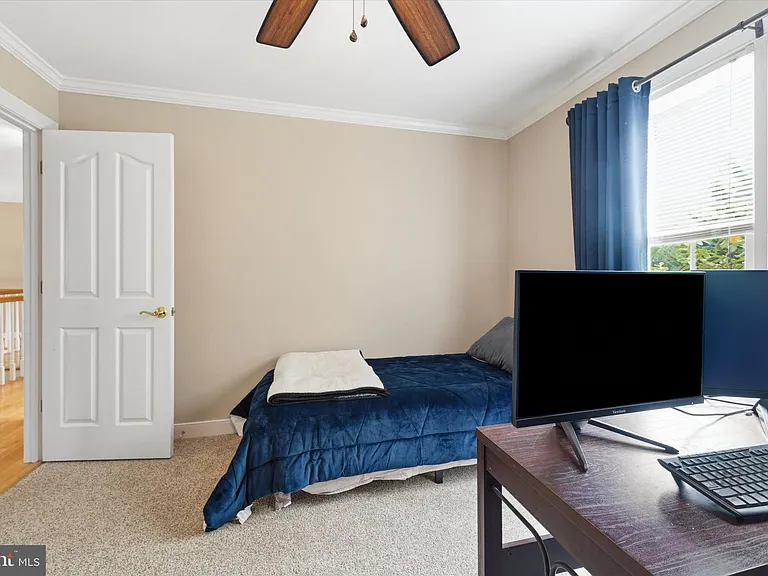 11406 Rolling Green Pl — Photo 36