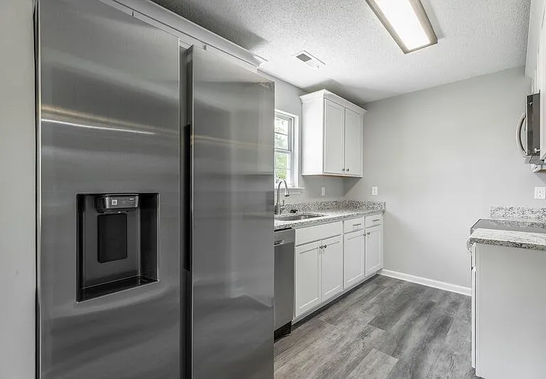 1801 S Lyerly St #MAIN HOUSE — Photo 13