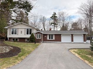 33 Highland Ave, Rothesay, NB E2E5N1