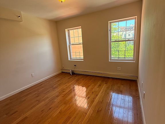 4th image of 29 Granite St APT 3