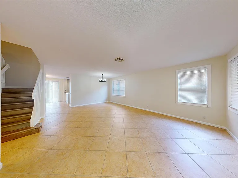 6786 Aliso Ave — Photo 5