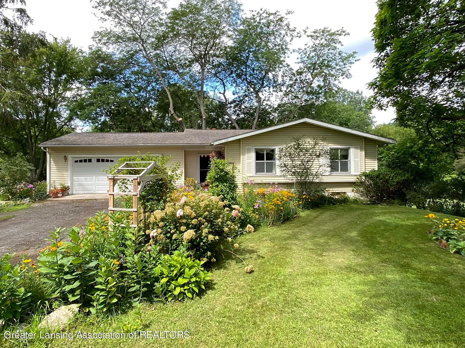 13380 Wood Rd, Bath, MI 48808 | Zillow