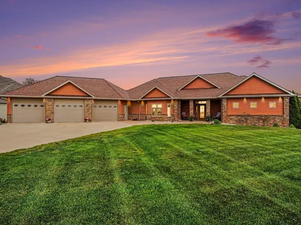 903 Fairway Dr, Pipestone, MN 56164
