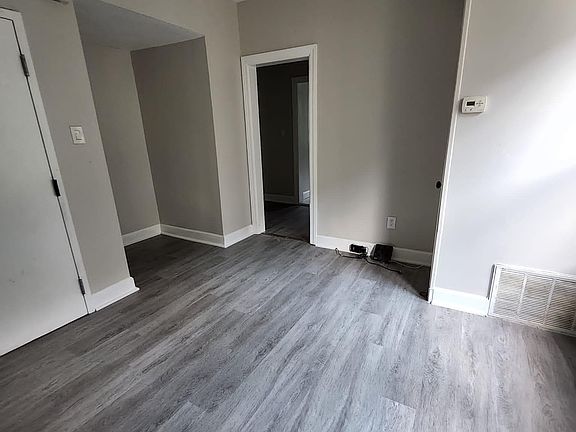 4th image of 136 Shepard Ave #1