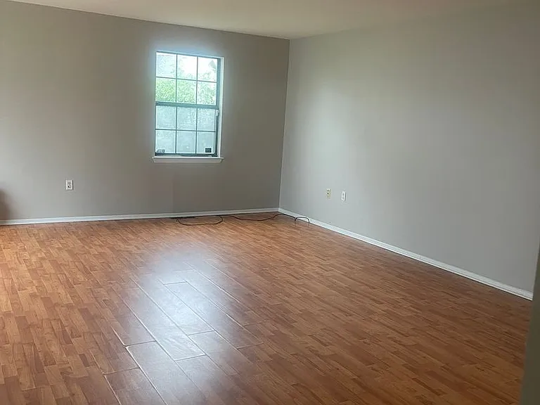 207 Channing Dr — Photo 5