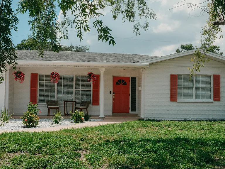 634 Danube Ave — Photo 2