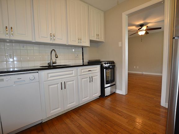 4th image of 2103 W Hills Ave APT A