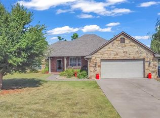 2306 Oak Creek Dr, Blanchard, OK 73010