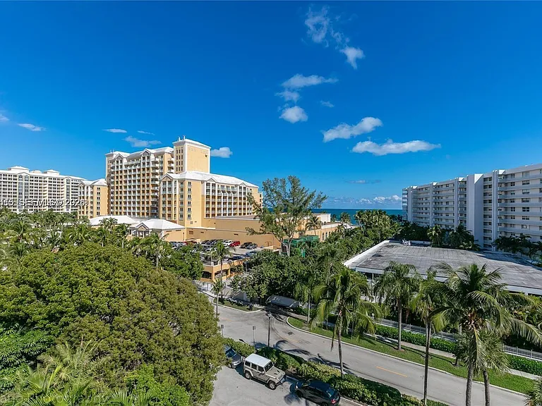 590 Ocean Dr #7C — Photo 30