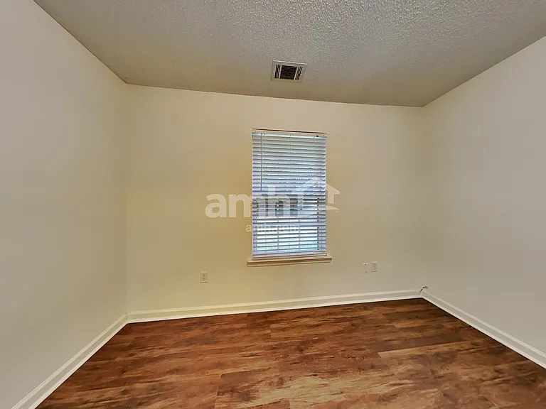 20 Carlisle Ln — Photo 13